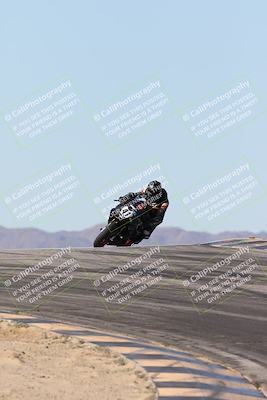 media/Dec-07-2025-CVMA (Sun) [[3e7d2de5dc]]/Race 7-Formula Lightweight Twins Shootout/